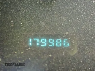 2002 Dodge 2500 z VIN 3B7KF23C92M244271, wystawiony jako IAAI lot #42104621 z przebiegiem 179 986 mil mil oraz . Historia ofert i sprzedaży dostępna na DreamBid. Obrazek 15.