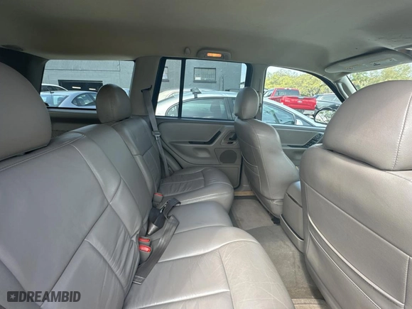 2004 Jeep Grand Cherokee Laredo with VIN 1J4GX48N24C436753, listed as a Copart auction lot 48782585 with 114,035 mi miles and Clean Title. Bid and sale history available at carsss.com. Image 6.