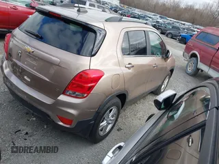 2018 Chevrolet Trax LT with VIN 3GNCJLSB8JL207404, listed as a IAAI auction lot 41796517 with 124,439 mi miles. Bid and sale history available at carsss.com. Image 4.