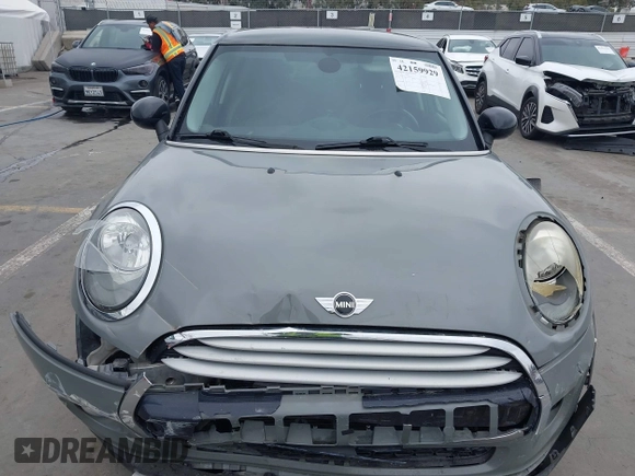 2015 MINI Hardtop 4 Door with VIN WMWXS5C57FT832162, listed as a IAAI auction lot 42159929 with 117,683 mi miles and . Bid and sale history available at DreamBid. Image 12.