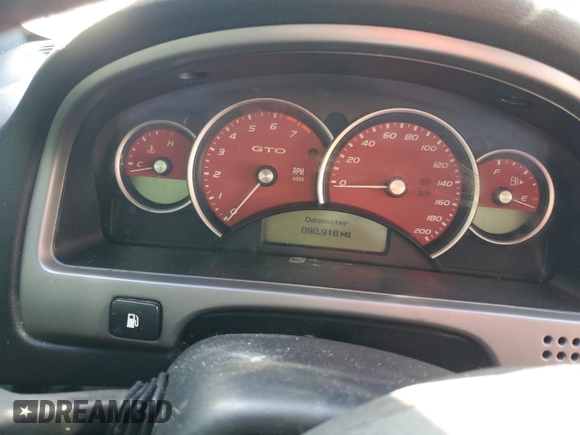 2006 Pontiac GTO z VIN 6G2VX12U26L541430, wystawiony jako Copart lot #89139855 z przebiegiem 90 918 mil mil oraz Szkoda całkowita • Salvage title. Historia ofert i sprzedaży dostępna na DreamBid. Obrazek 9.