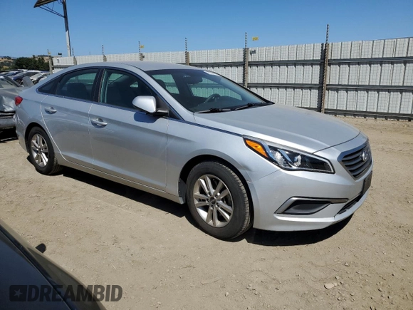 2017 Hyundai Sonata 2.4L z VIN 5NPE24AF6HH539683, wystawiony jako Copart lot #58068535 z przebiegiem 46 585 mil mil oraz Czysty tytuł • Clean title. Historia ofert i sprzedaży dostępna na DreamBid. Obrazek 4.