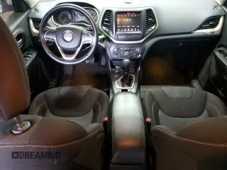2016 Jeep Cherokee Latitude с VIN 1C4PJMCS8GW215956, выставлен на аукционе Copart как лот 61360485 с пробегом 101 150 миль миль и Списание • Salvage title. История ставок и продаж доступна на DreamBid. Изображение 8.