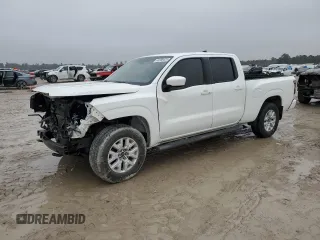 2023 Nissan Frontier SV with VIN 1N6ED1FK8PN605547, listed as a Copart auction lot 43208425 with 29,797 mi miles and Salvage Title. Bid and sale history available at carsss.com. Image 1.