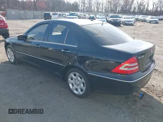 2006 Mercedes-Benz C 280 Luxury z VIN WDBRF92H86F796224, wystawiony jako IAAI lot #41838403 z przebiegiem 152 974 mil mil oraz . Historia ofert i sprzedaży dostępna na DreamBid. Obrazek 3.