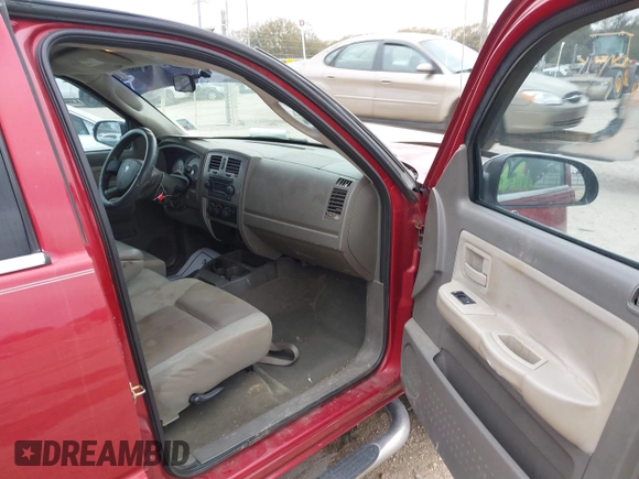 2006 Dodge Dakota SLT with VIN 1D7HE48K26S511004, listed as a IAAI auction lot 41344188 with 208,273 mi miles and . Bid and sale history available at DreamBid. Image 5.