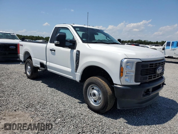 2024 Ford F-250 XL z VIN 1FTBF2BA3REC30222, wystawiony jako Copart lot #54823835 z przebiegiem Nie podano mil oraz Szkoda całkowita • Salvage title. Historia ofert i sprzedaży dostępna na DreamBid. Obrazek 4.