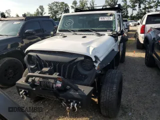 2018 Jeep Wrangler Unlimited Sport S with VIN 1C4HJXDGXJW130690, listed as a Copart auction lot 46921725 with 107,616 mi miles and Salvage title. Bid and sale history available at DreamBid. Image 5.