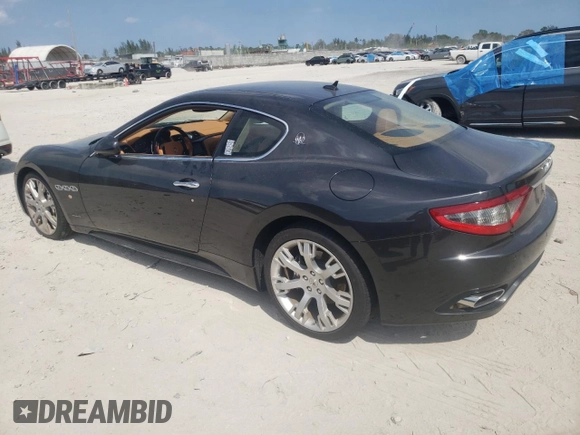 2014 Maserati GranTurismo Sport z VIN ZAM45VLA5E0086834, wystawiony jako Copart lot #46795014 z przebiegiem Nie podano mil oraz Szkoda całkowita • Salvage title. Historia ofert i sprzedaży dostępna na DreamBid. Obrazek 2.