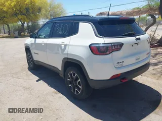 2019 Jeep Compass Trailhawk with VIN 3C4NJDDB4KT780239, listed as a IAAI auction lot 42095643 with 68,995 mi miles and . Bid and sale history available at DreamBid. Image 3.