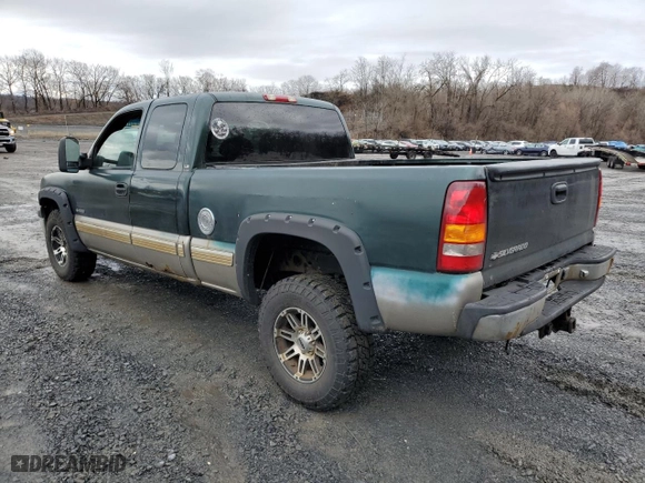 2002 Chevrolet Silverado 1500 LT with VIN 2GCEK19T721290666, listed as a Copart auction lot 48002255 with 220,193 mi miles and Clean Title. Bid and sale history available at carsss.com. Image 2.