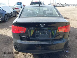 2011 Kia Forte EX z VIN KNAFU4A21B5454279, wystawiony jako IAAI lot #41855102 z przebiegiem 135 173 mil mil oraz . Historia ofert i sprzedaży dostępna na DreamBid. Obrazek 16.