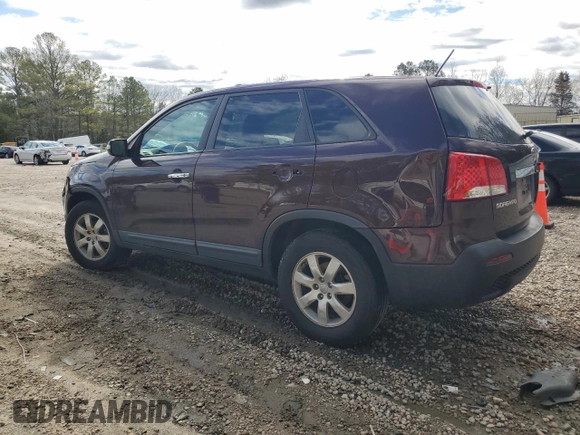 2012 Kia Sorento LX z VIN 5XYKT4A12CG253639, wystawiony jako Copart lot #47832195 z przebiegiem 269 418 mil mil oraz Szkoda całkowita • Salvage title. Historia ofert i sprzedaży dostępna na DreamBid. Obrazek 2.
