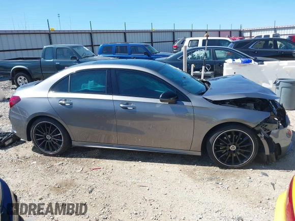 2021 Mercedes-Benz A 220 z VIN W1K3G4FB9MJ305107, wystawiony jako IAAI lot #42017175 z przebiegiem 40 256 mil mil oraz . Historia ofert i sprzedaży dostępna na DreamBid. Obrazek 14.