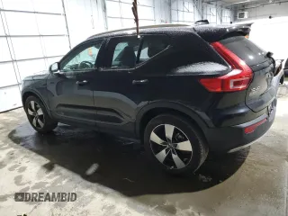 2021 Volvo XC40 Momentum z VIN YV4162UK2M2562967, wystawiony jako Copart lot #85643554 z przebiegiem 25 497 mil mil oraz Szkoda całkowita • Salvage title. Historia ofert i sprzedaży dostępna na DreamBid. Obrazek 2.