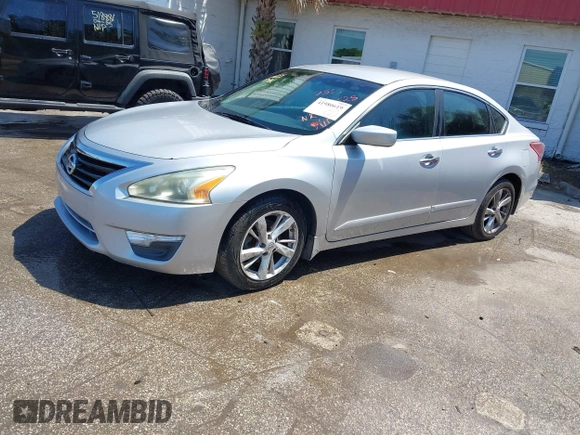 2013 Nissan Altima SV with VIN 1N4AL3AP9DC250808, listed as a IAAI auction lot 41980619 with 172,675 mi miles and . Bid and sale history available at carsss.com. Image 2.