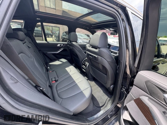 2019 BMW X5 xDrive40i with VIN 5UXCR6C59KLL21466, listed as a Copart auction lot 55880995 with 141,794 mi miles and Clean Title. Bid and sale history available at carsss.com. Image 6.