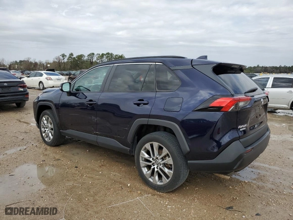 2022 Toyota RAV4 XLE Premium with VIN 2T3C1RFV5NW217919, listed as a Copart auction lot 47832115 with 21,533 mi miles and Salvage Title. Bid and sale history available at carsss.com. Image 2.