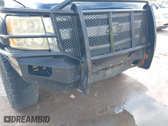 2008 Chevrolet Silverado 1500 LTZ with VIN 2GCEK133881111214, listed as a IAAI auction lot 41986926 with 215,979 mi miles. Bid and sale history available at carsss.com. Image 6.