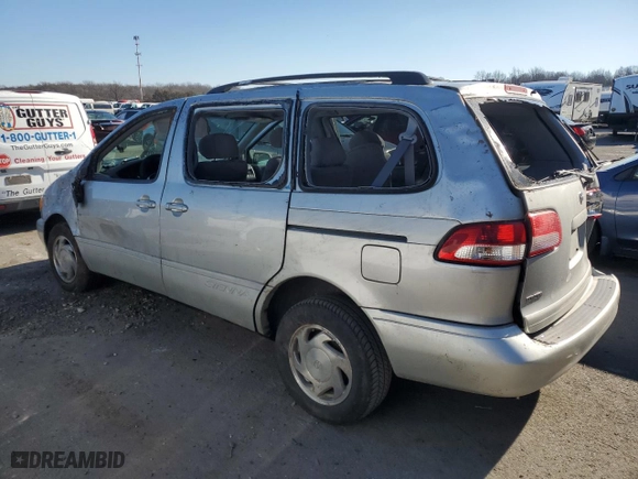 2003 Toyota Sienna LE with VIN 4T3ZF13C03U514917, listed as a Copart auction lot 88355355 with 146,050 mi miles and Salvage Title. Bid and sale history available at carsss.com. Image 2.