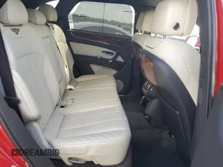 2017 Bentley Bentayga W12 z VIN SJAAC2ZV1HC014037, wystawiony jako Copart lot #73797634 z przebiegiem Nie podano mil oraz Szkoda całkowita • Salvage title. Historia ofert i sprzedaży dostępna na DreamBid. Obrazek 11.