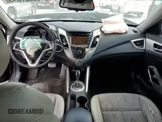 2013 Hyundai Veloster w/Gray Int z VIN KMHTC6AD1DU101406, wystawiony jako Copart lot #55087095 z przebiegiem 115 373 mil mil oraz Szkoda całkowita • Salvage title. Historia ofert i sprzedaży dostępna na DreamBid. Obrazek 8.
