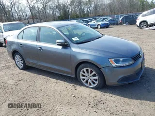 2011 Volkswagen Jetta Sedan SE w/Convenience & Sunroof PZEV with VIN 3VWDZ7AJ1BM379918, listed as a IAAI auction lot 41788875 with 999,999 mi miles. Bid and sale history available at carsss.com. Image 1.