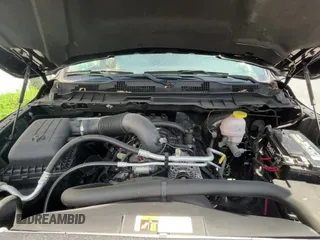 2023 Ram 1500 Express z VIN 1C6RR7KT8PS533345, wystawiony jako Copart lot #67321815 z przebiegiem 40 mil mil oraz Czysty tytuł • Clean title. Historia ofert i sprzedaży dostępna na DreamBid. Obrazek 15.