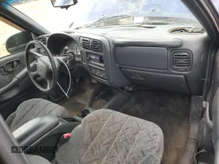 2000 GMC Sonoma SLS with VIN 1GTDT19W2Y8243957, listed as a Copart auction lot 42683455 with 182,447 mi miles and Salvage Title. Bid and sale history available at carsss.com. Image 8.