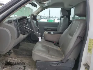 2009 Chevrolet Silverado 1500 with VIN 1GBHC44KX9F170295, listed as a Copart auction lot 45369965 with 166,640 mi miles and Salvage Title. Bid and sale history available at DreamBid. Image 7.