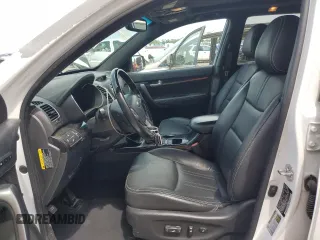 2014 Kia Sorento SX z VIN 5XYKW4A73EG459387, wystawiony jako Copart lot #56568634 z przebiegiem 145 151 mil mil oraz Szkoda całkowita • Salvage title. Historia ofert i sprzedaży dostępna na DreamBid. Obrazek 7.