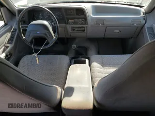 1993 Ford Explorer Eddie Bauer z VIN 1FMDU34X0PUD64240, wystawiony jako Copart lot #76941804 z przebiegiem 36 217 mil mil oraz Tytuł czysty. Historia ofert i sprzedaży dostępna na DreamBid. Obrazek 8.
