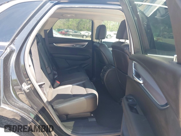 2017 Cadillac XT5 Luxury FWD z VIN 1GYKNBRS7HZ227732, wystawiony jako IAAI lot #42035099 z przebiegiem 76 260 mil mil oraz . Historia ofert i sprzedaży dostępna na DreamBid. Obrazek 8.
