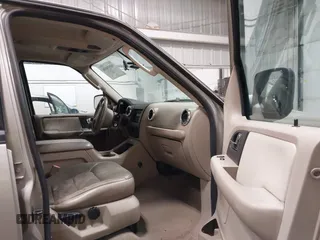 2005 Ford Expedition Special Service with VIN 1FMPU16535LA51506, listed as a IAAI auction lot 40939696 with 165,332 mi miles. Bid and sale history available at carsss.com. Image 5.