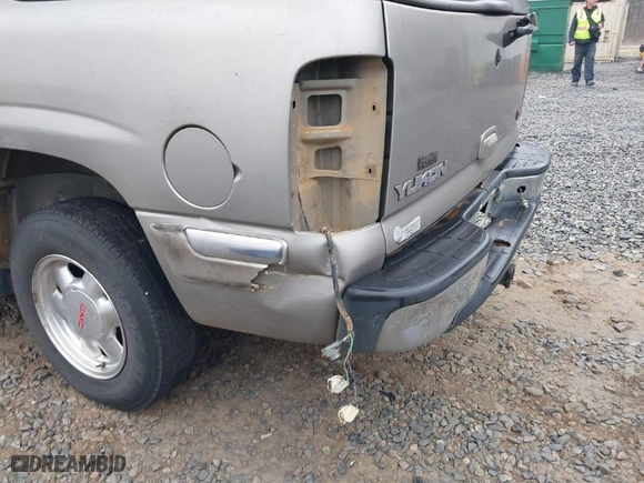 2001 GMC Yukon SLT with VIN 1GKEC13T31J110744, listed as a IAAI auction lot 41481084 with 1 mi miles. Bid and sale history available at carsss.com. Image 6.