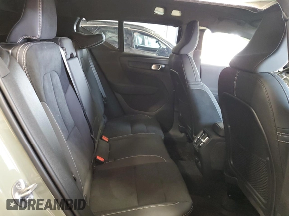 2023 Volvo XC40 Plus с VIN YV4ED3UW5P2060944, выставлен на аукционе Copart как лот 68269834 с пробегом 13 400 миль миль и Списание • Salvage title. История ставок и продаж доступна на DreamBid. Изображение 11.