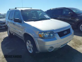 2005 Ford Escape Hybrid with VIN 1FMCU95H45KD16867, listed as a IAAI auction lot 41661311 with 206,698 mi miles. Bid and sale history available at carsss.com. Image 1.