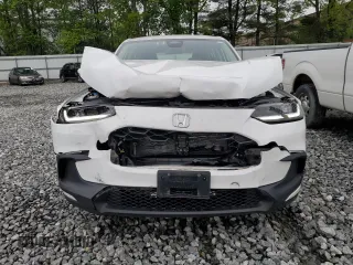 2024 Honda HR-V LX with VIN 3CZRZ2H35RM708076, listed as a Copart auction lot 57282545 with 8,279 mi miles and Salvage title. Bid and sale history available at DreamBid. Image 5.