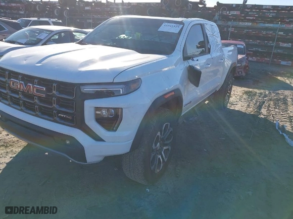 2024 GMC Canyon 4WD AT4 with VIN 1GTP6DEK6R1236187, listed as a IAAI auction lot 41041529 with 2,788 mi miles. Bid and sale history available at carsss.com. Image 2.