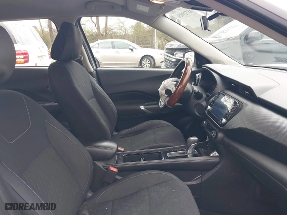 2021 Nissan Kicks SV with VIN 3N1CP5CV0ML465936, listed as a IAAI auction lot 41729056 with 60,085 mi miles. Bid and sale history available at carsss.com. Image 5.