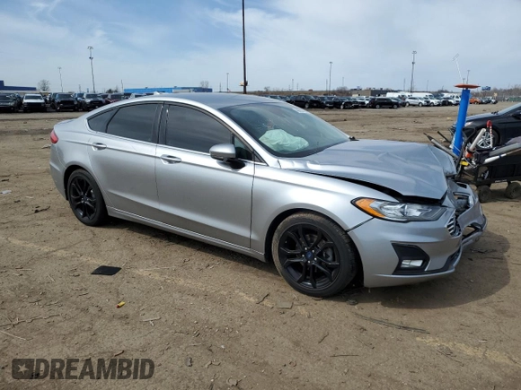 2020 Ford Fusion SE z VIN 3FA6P0HD1LR107923, wystawiony jako Copart lot #48995215 z przebiegiem 62 549 mil mil oraz Nie do naprawy • Non repairable. Historia ofert i sprzedaży dostępna na DreamBid. Obrazek 4.