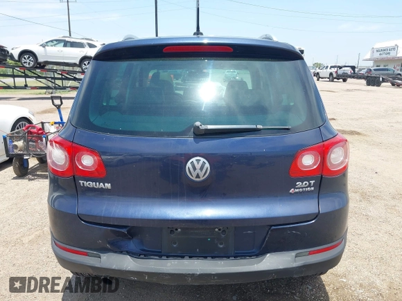 2011 Volkswagen Tiguan SEL с VIN WVGBV7AX4BW506165, выставлен на аукционе IAAI как лот 42256905 с пробегом 171 047 миль миль и . История ставок и продаж доступна на DreamBid. Изображение 16.