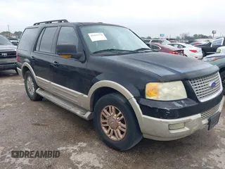 2006 Ford Expedition Eddie Bauer with VIN 1FMPU17576LA05399, listed as a IAAI auction lot 41432779 with 223,738 mi miles. Bid and sale history available at carsss.com. Image 1.