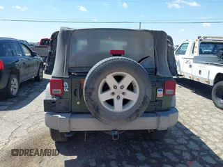 2009 Jeep Wrangler X with VIN 1J4FA24169L711018, listed as a IAAI auction lot 42178480 with 195,611 mi miles and . Bid and sale history available at DreamBid. Image 16.