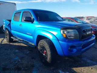 2011 Toyota Tacoma with VIN 5TFLU4EN1BX004646, listed as a IAAI auction lot 41433676 with 185,135 mi miles. Bid and sale history available at carsss.com. Image 1.