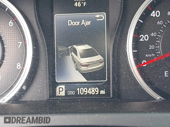 2015 Toyota Camry XLE with VIN 4T1BF1FK7FU079685, listed as a IAAI auction lot 41998976 with 109,489 mi miles. Bid and sale history available at carsss.com. Image 16.