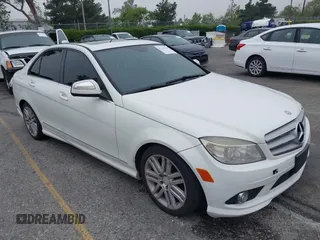 2009 Mercedes-Benz C 300 Sport z VIN WDDGF54X89R069096, wystawiony jako IAAI lot #42141126 z przebiegiem 183 440 mil mil oraz . Historia ofert i sprzedaży dostępna na DreamBid. Obrazek 1.