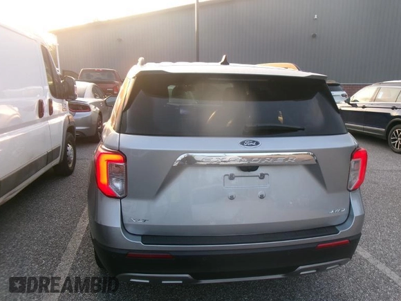 2022 Ford Explorer XLT z VIN 1FMSK8DH7NGA50616, wystawiony jako IAAI lot #42845572 z przebiegiem 21 441 mil mil oraz . Historia ofert i sprzedaży dostępna na DreamBid. Obrazek 14.