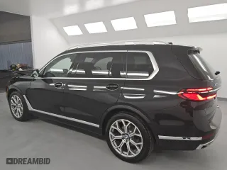 2025 BMW X7 xDrive40i with VIN 5UX23EM09S9X05528, listed as a Copart auction lot 53862305 with 28,698 mi miles and Clean Title. Bid and sale history available at carsss.com. Image 2.