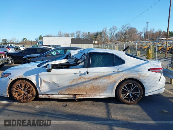 2018 Toyota Camry LE with VIN 4T1B11HK5JU565402, listed as a IAAI auction lot 41824110 with 105,659 mi miles. Bid and sale history available at carsss.com. Image 14.